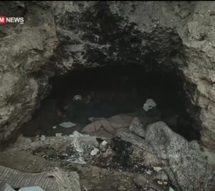 “دخمهخوابی” و “غارخوابی” در قلب گلستان ایران/ ته خط زندگی زیر پای تاریخ + فیلم