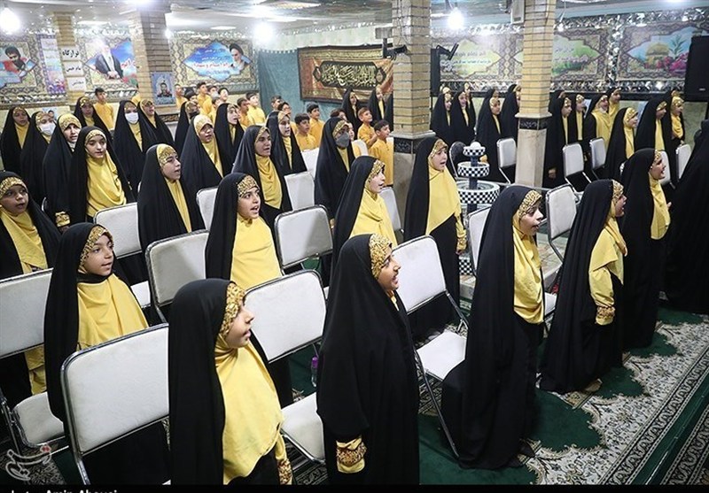 از سرآسیاب تا حسینیه امام (ره)؛ ماجرای شکل‌گیری گروه سرود عماران انقلاب + فیلم