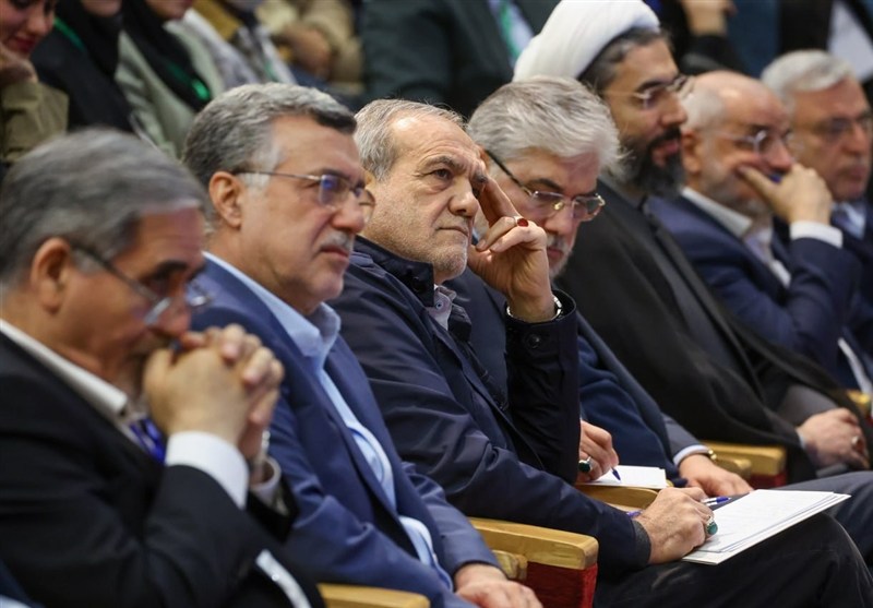 پزشکیان: راه حل مشکلات کشور وفاق و همدلی است/ توضیح درباره قیمت بنزین