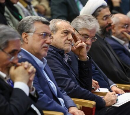 پزشکیان: راه حل مشکلات کشور وفاق و همدلی است/ توضیح درباره قیمت بنزین