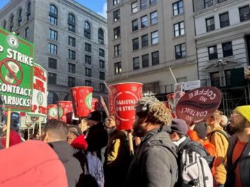 اعتصاب کارکنان استارباکس وارد سومین هفته شد/ تجمع اعتراضی کارگران در نیویورک