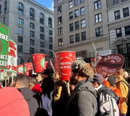اعتصاب کارکنان استارباکس وارد سومین هفته شد/ تجمع اعتراضی کارگران در نیویورک