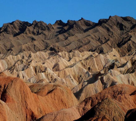 کوههای مریخی نهبندان؛ تابلوی رنگارنگ طبیعت در دل کویر