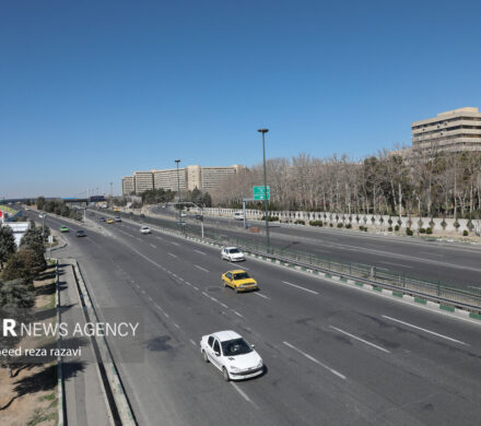فرسودگی آسفالت برخی جاده های قم؛ زنگ خطر استهلاک خودروها