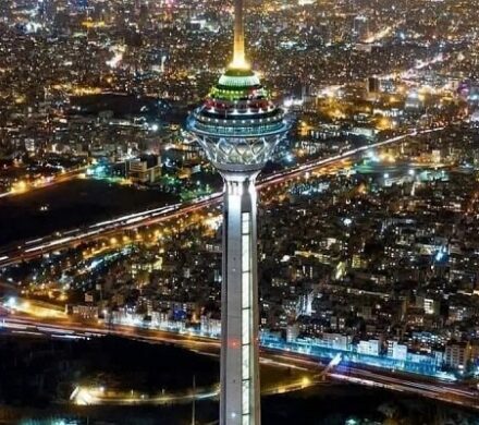 دانشجویان با تخفیف ویژه از برج میلاد بازدید کنند