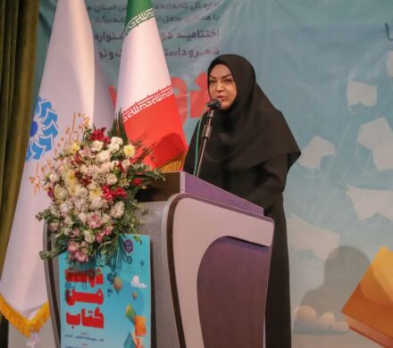 اسناد ملی در خدمت پژوهشگران؛ غرفه کتابخانه ملی در همدان فعال شد