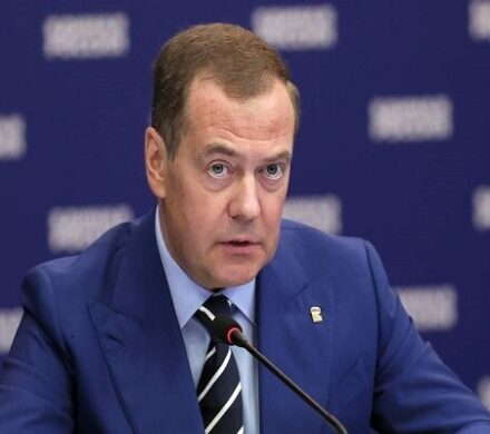 مدودف: آمریکا آشکارا از لزوم احیای ثبات راهبردی با روسیه صحبت می‌کند