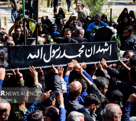 مادر شهید رضا ابارشی به فرزند شهیدش پیوست