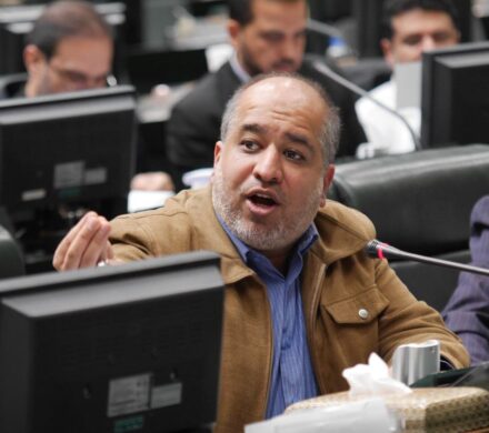 خضریان: مشکلات صنفی و رفاهی دانشجویان باید رفع شود