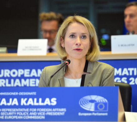 کالاس: باید برای اعمال فشار بر روسیه تلاش شود!