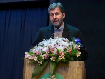 استاندار اصفهان: بارگذاری صنایع بزرگ بر زایندهرود متوقف شد