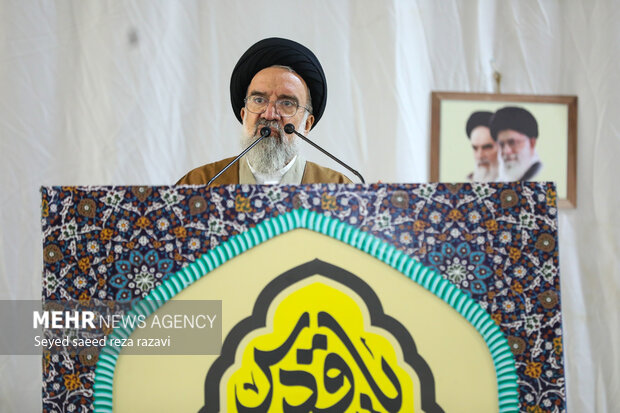 نماز جمعه تهران آغاز شد