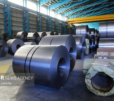 دستور رئیس‌جمهور برای رفع محدودیت گاز صنایع اجرا نشد