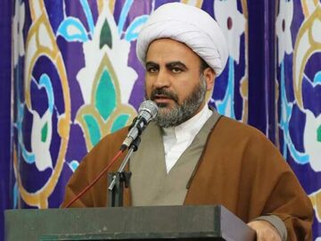 انتقاد امام جمعه پارسیان از «ماراتن برهنگی» در کیش