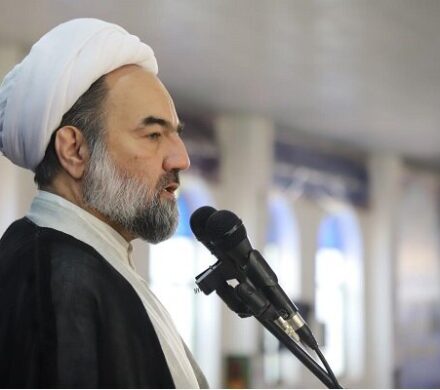 نسخه گره گشایی اقتصادی از زبان امام جمعه زاهدان