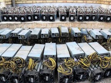 ۱۸ دستگاه ماینر  قاچاق در غرب هرمزگان کشف شد