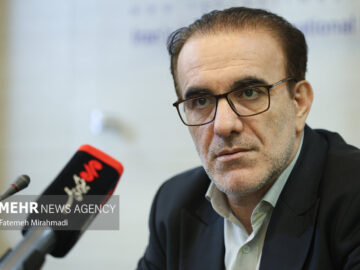 تأخیر پرداخت مطالبات حوزه سلامت، پرداختی از جیب مردم را بیشتر میکند