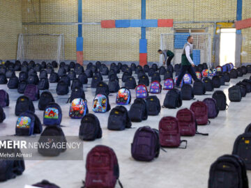 باران مهربانی در کردستان؛ توزیع ۲۵ هزار بسته لوازمالتحریر