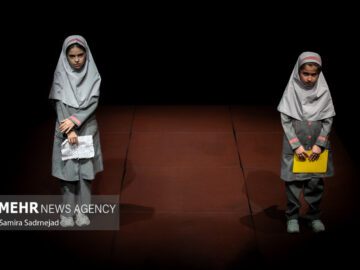 آشنایی مردم با دوره نوجوانی ضروری است؛ انتقاد از کیفیت سالن اجرا