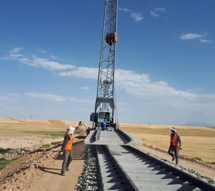 ریل گذاری طرح دوخطه کردن زنجان -قزوین به اتمام رسید