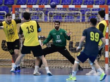 تیم هندبال سایپا با شکست سپاهان صدرنشین لیگ برتر مردان ماند