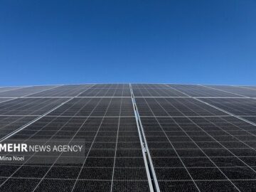 اعطای تسهیلات احداث نیروگاه‌های خورشیدی در فارس آغاز شد
