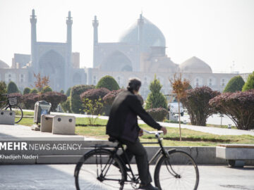 زور باران به آلودگی هوای اصفهان نرسید