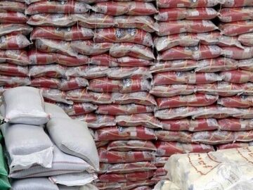 ۱۲۷۰ تن برنج وارداتی برای آرام‌سازی بازار اصفهان توزیع شد