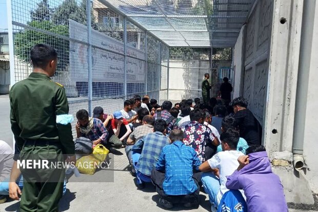 سرهنگ نوری: ۴۵۲ نفر اتباع بیگانه غیرمجاز در زاهدان جمع آوری شد
