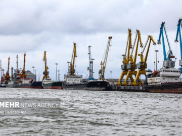 شتاب در اجرای گمرکات تخصصی در مناطق آزاد با توافق دبیرخانه و گمرک