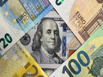 ثبات دلار توافقی در بازار تجاری؛ ادامه تأکید بانک مرکزی