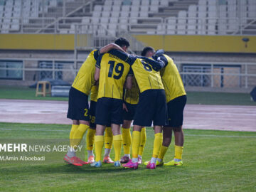 سپاهان منتظر لغزش سرخابی‌ها/ فولاد به دنبال خروج از منطقه سقوط