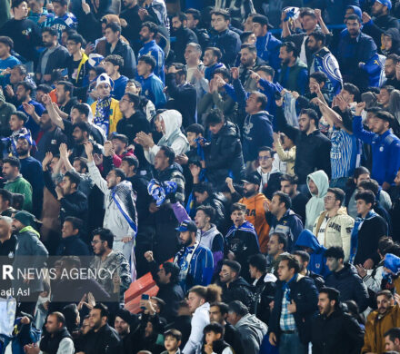 هجوم هواداران استقلال صدای ساپینتو را درآورد/دو مصدوم در کاروان آبیها