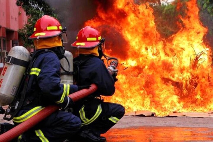 حریق ۳ مغازه در کاشان