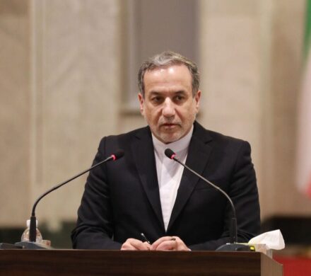 عراقچی: دانشجوی ایرانی، دیپلمات واقعی میدان علم و آگاهی است + فیلم