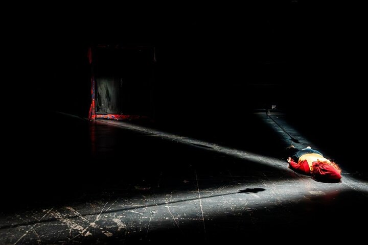 گذر از بازیگری به سوی اجراگری؛ خاطراتی که زمان و مکان را دگرگون می‌کند