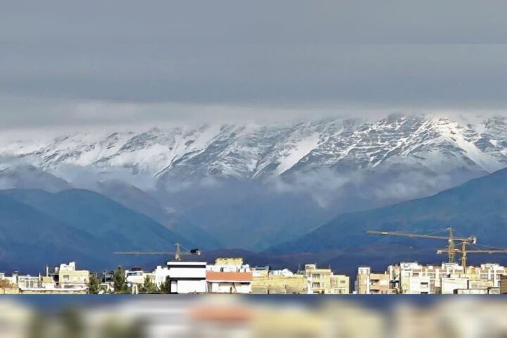 بارش برف پاییزی ارتفاعات رشته کوه بینالود را سفید پوش کرد