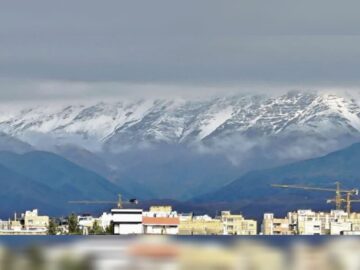 بارش برف پاییزی ارتفاعات رشته کوه بینالود را سفید پوش کرد