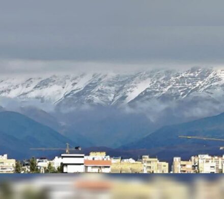 بارش برف پاییزی ارتفاعات رشته کوه بینالود را سفید پوش کرد