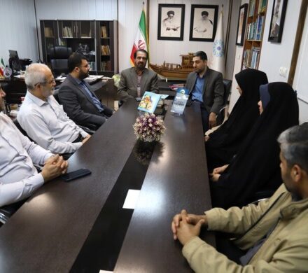 کتابهای نویسنده بوشهری به کتابخانههای عمومی اهدا شد