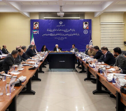 عارف: راهی جز نگاه دقیق راهبردی و هدفدار در حوزه علم و فناوری نداریم