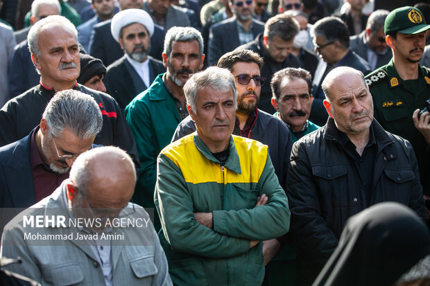 آیین تشیع وتدفین پیکر شهید گمنام در قزوین