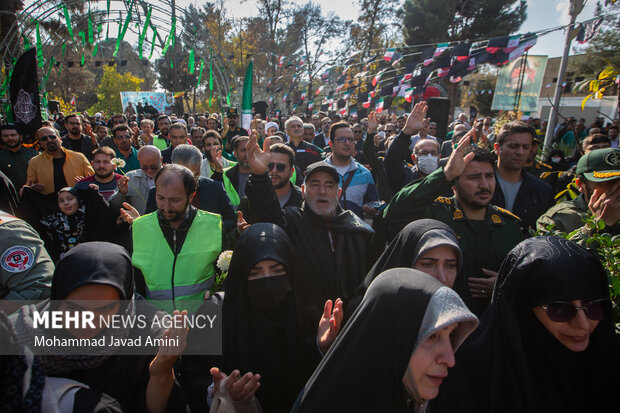 آیین تشیع وتدفین پیکر شهید گمنام در قزوین