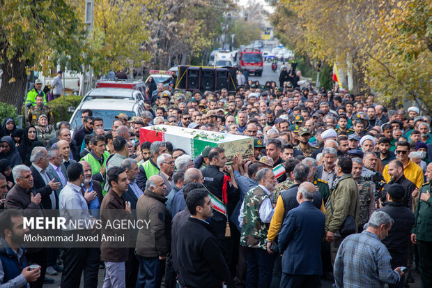 آیین تشیع وتدفین پیکر شهید گمنام در قزوین