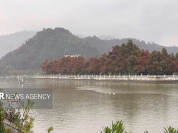 تصاویری زیبا از بارش باران پاییزی در لاهیجان