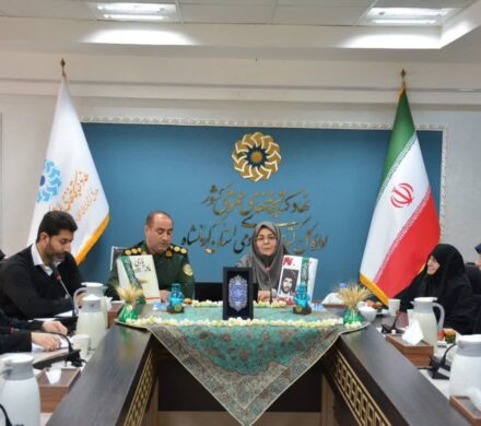 نشست تحلیل کتاب «مادر یاری» در کرمانشاه برگزار شد