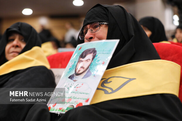 گردهمایی مادران و همسران شهدای قمی