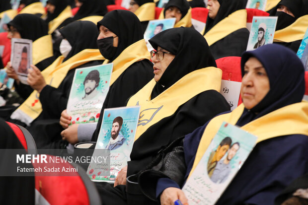 گردهمایی مادران و همسران شهدای قمی