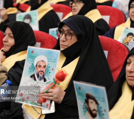 گردهمایی مادران و همسران شهدای قمی