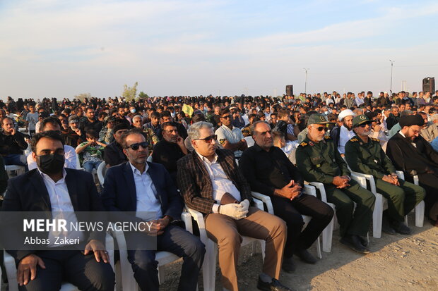تشییع و تدفین پیکر شهید گمنام هشت سال دفاع مقدس در هشتبندی